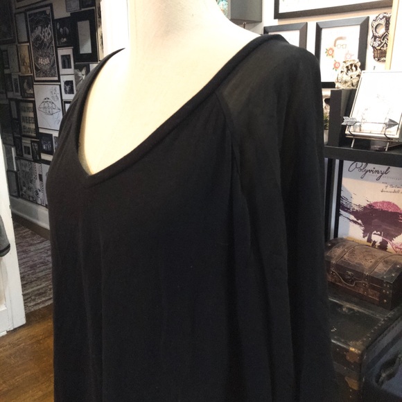Black t-shirt blouse - Picture 3 of 5